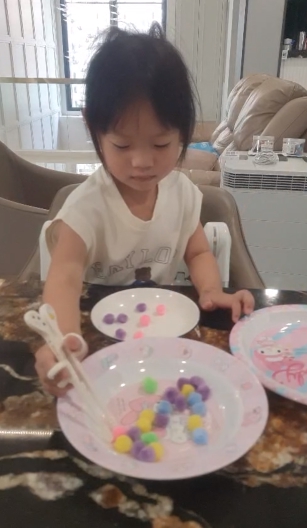 สอนพิเศษอนุบาล - ครูพี่ตั๊ก สอนภาษาอังกฤษเด็ก Bilingual สอนเด็กเชิงบวก จัดกิจกรรม Play-based Learning - 7