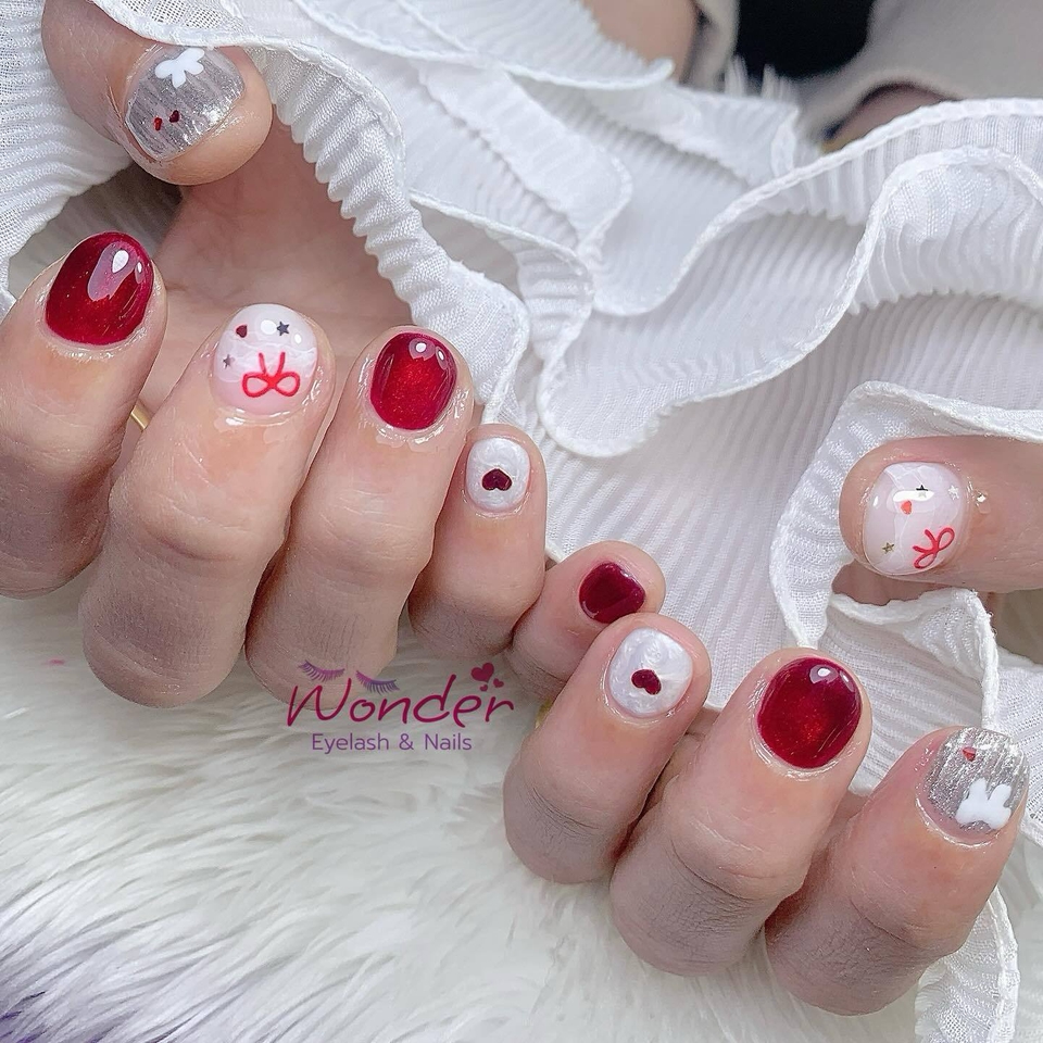 บริการทำเล็บที่บ้าน สีแดงลายน่ารัก ทำเล็บเจล